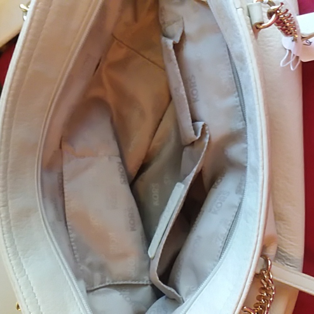 Michael Kors Excellent Condition Soft Off White Pebble Leather - Picture 12 of 12
